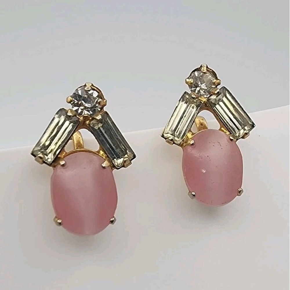Vintage Pink Moonglow Lucite Crystal Rhinestone Gold Tone Screw Back Retro...